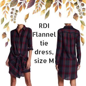 RDI flannel, tie dress. Size M.